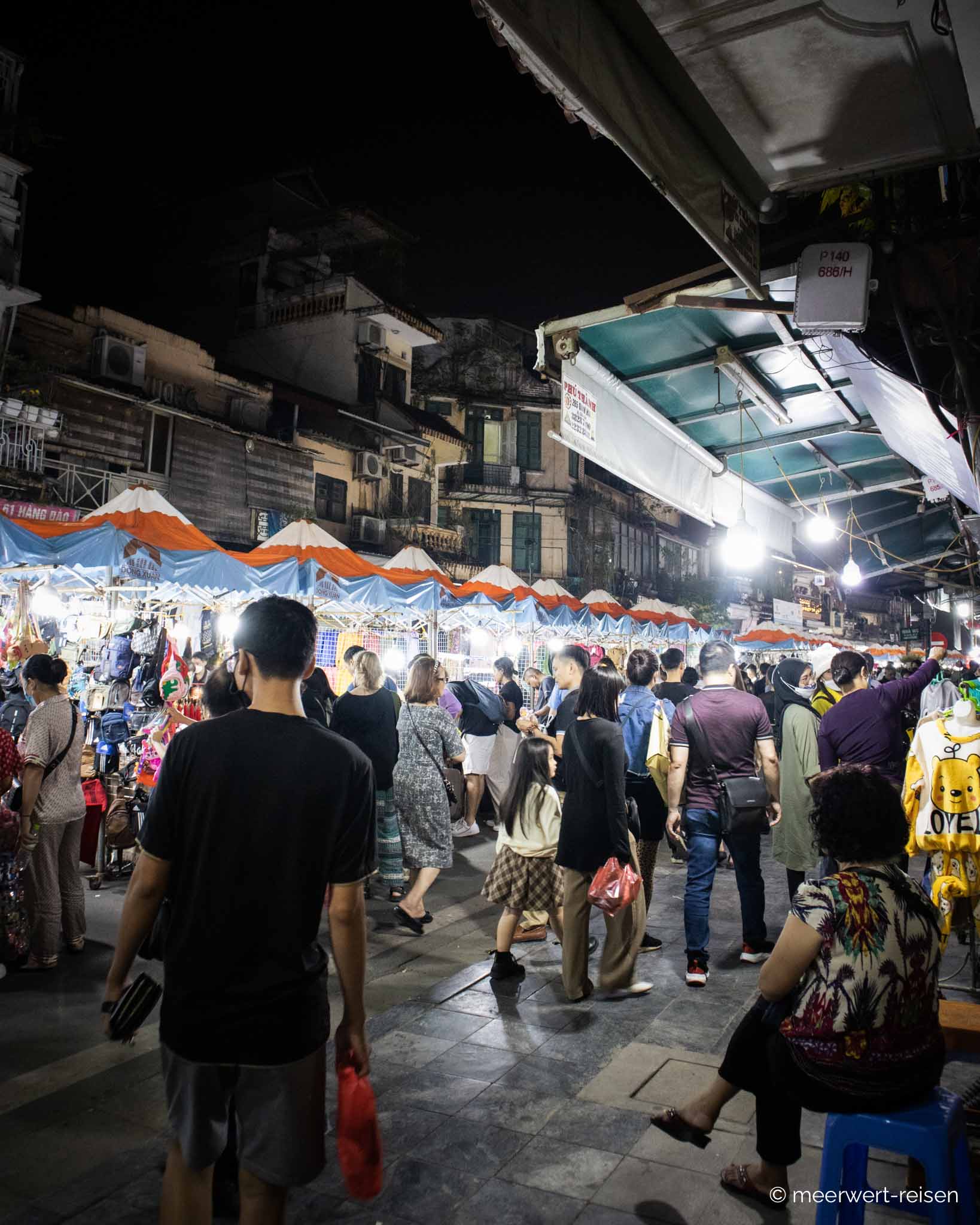 Vietnam - Sehenswürdigkeiten - Nachtmarkt - Verkaufsstände Vietnam - Sehenswürdigkeiten - Nachtmarkt - Verkaufsstände