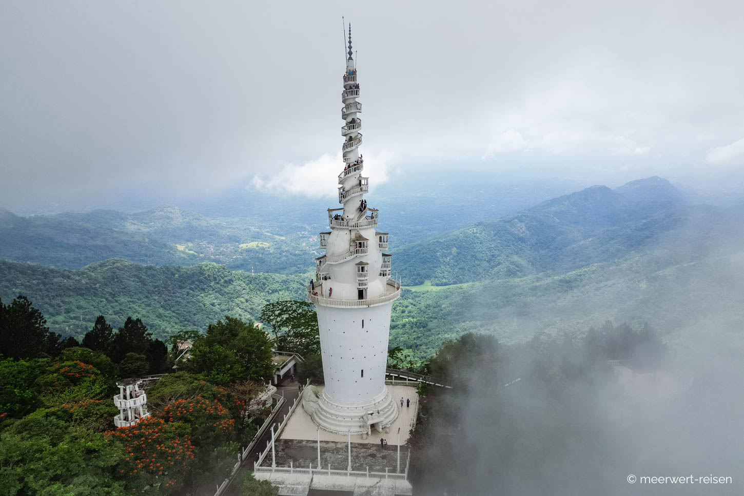 Sehenswürdigkeiten Sri Lanka - Ambuluwawa Tower Sehenswürdigkeiten Sri Lanka - Ambuluwawa Tower